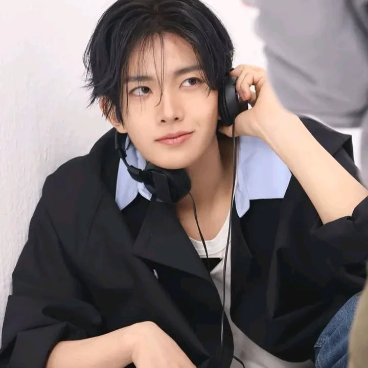 Lee Heeseung thumbnail