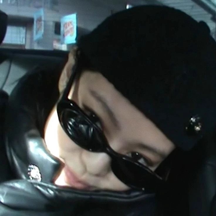 jennie kim  thumbnail
