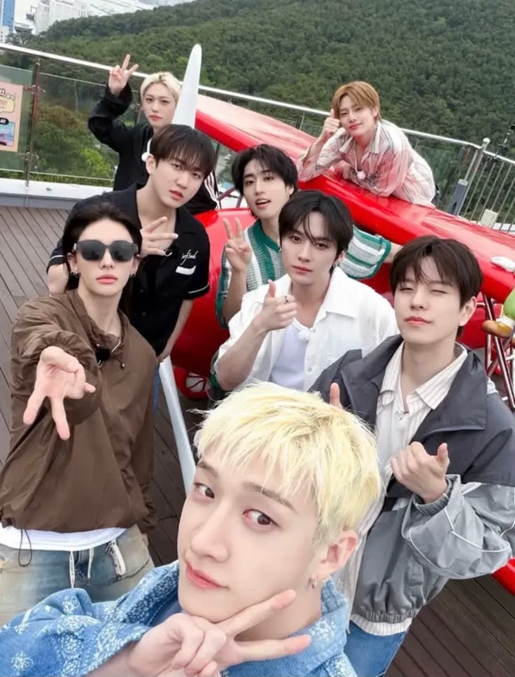 Stray Kids thumbnail