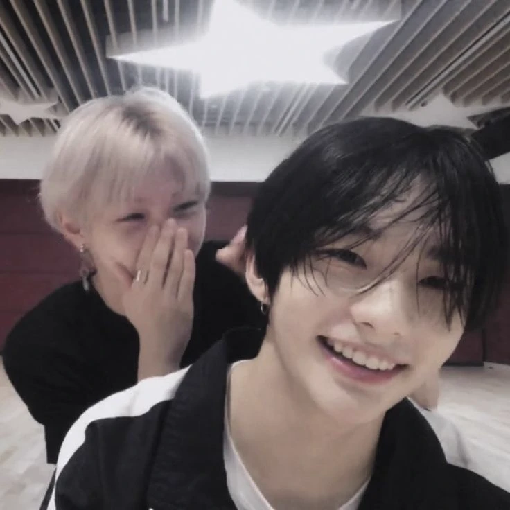 hyunlix (omega verso) thumbnail