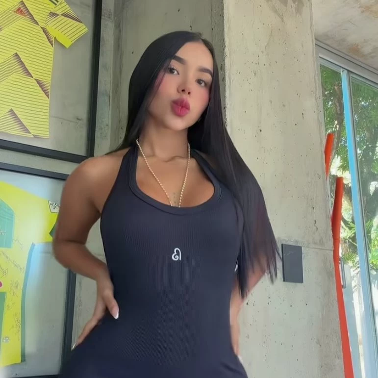 Angie lorena thumbnail
