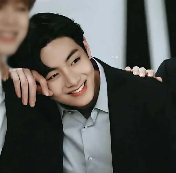 Kim Taehyung  thumbnail