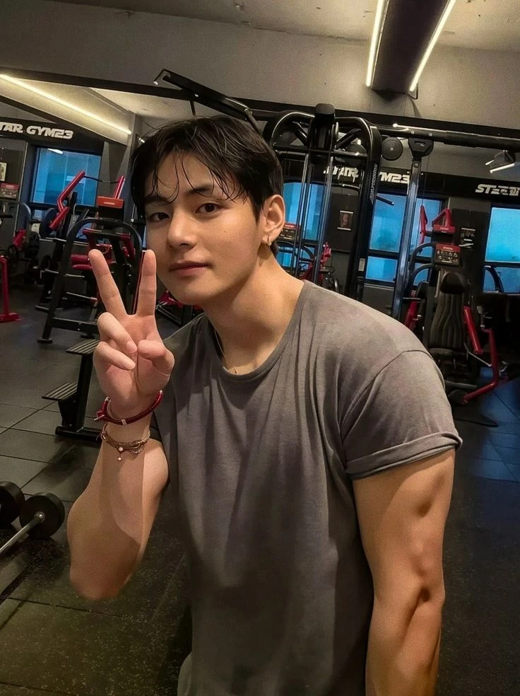 Kim Taehyung thumbnail