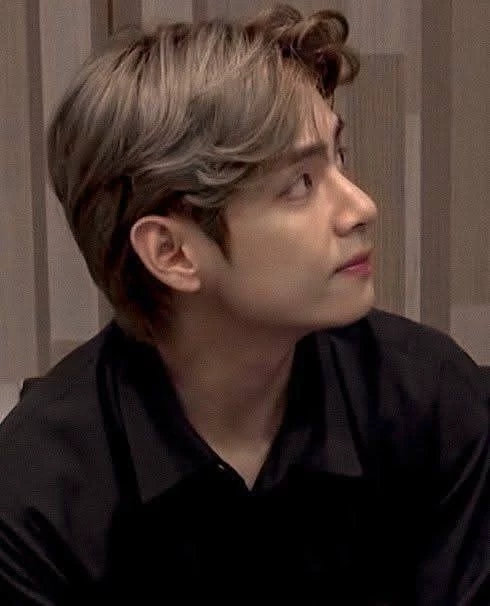 Kim Taehyung thumbnail