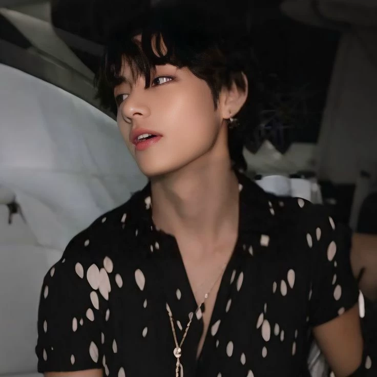 Kim Taehyung thumbnail