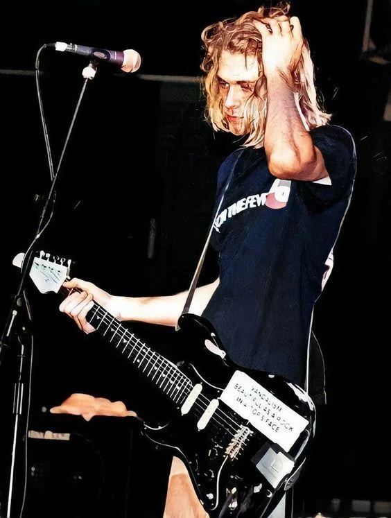 Kurt Cobain thumbnail