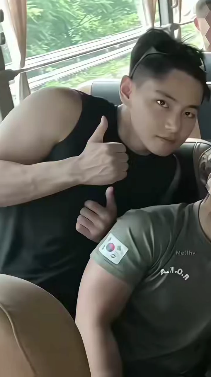 Kim Taehyung here first thumbnail