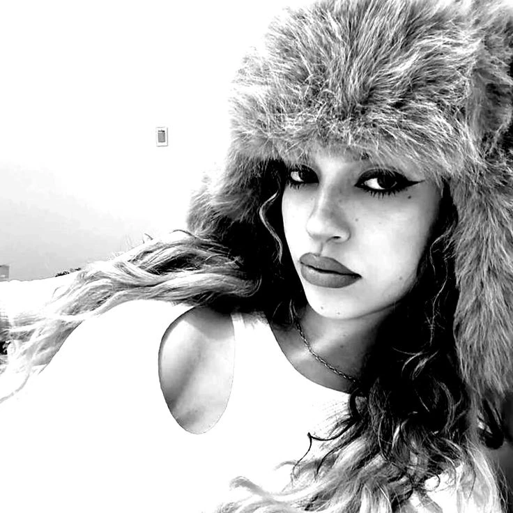 daniela andrea. thumbnail