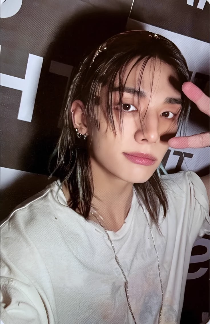Hyunjin thumbnail