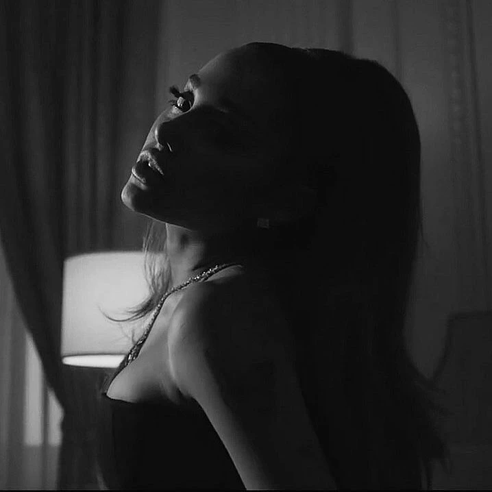 Ariana Grande thumbnail