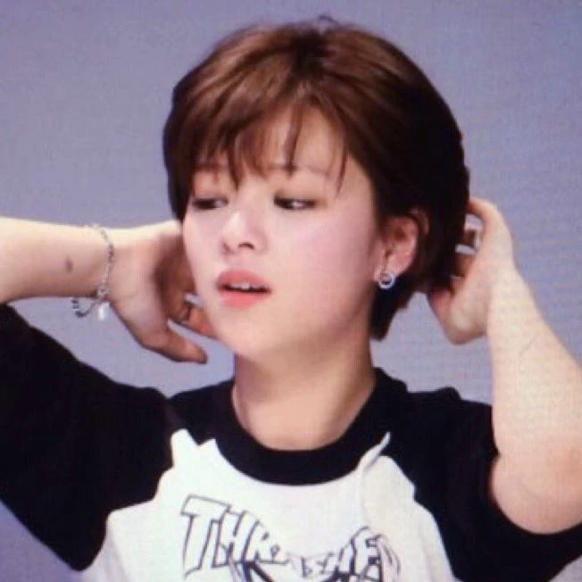 yoo jeongyeon (lesbian, roommate) thumbnail