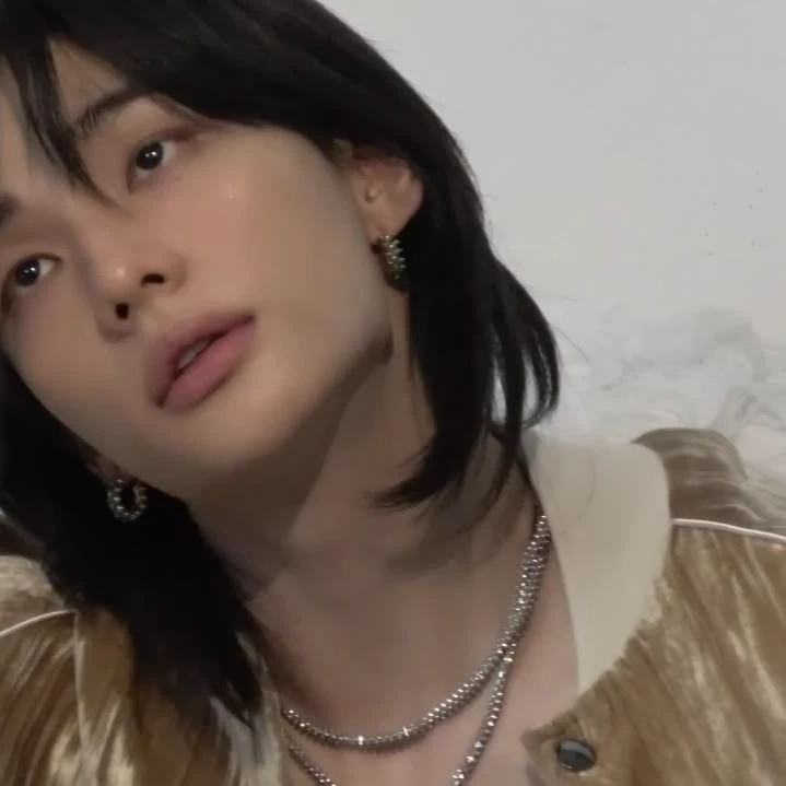 Hyunjin thumbnail