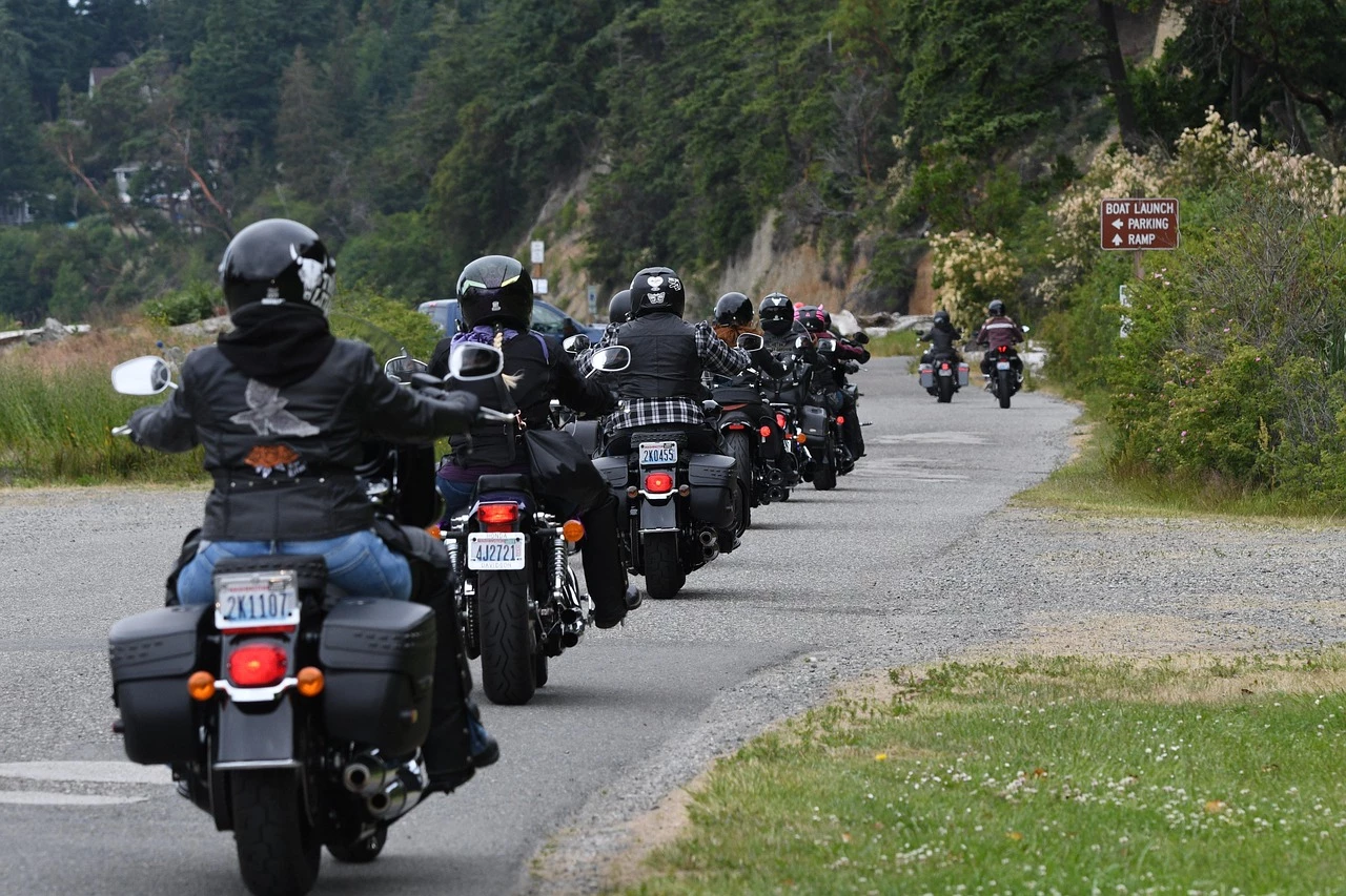 9 bikers  thumbnail