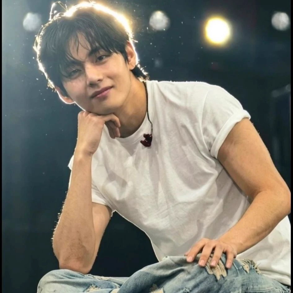Kim Taehyung thumbnail