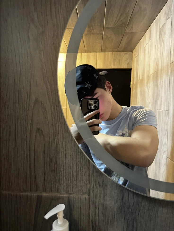 Alex thumbnail