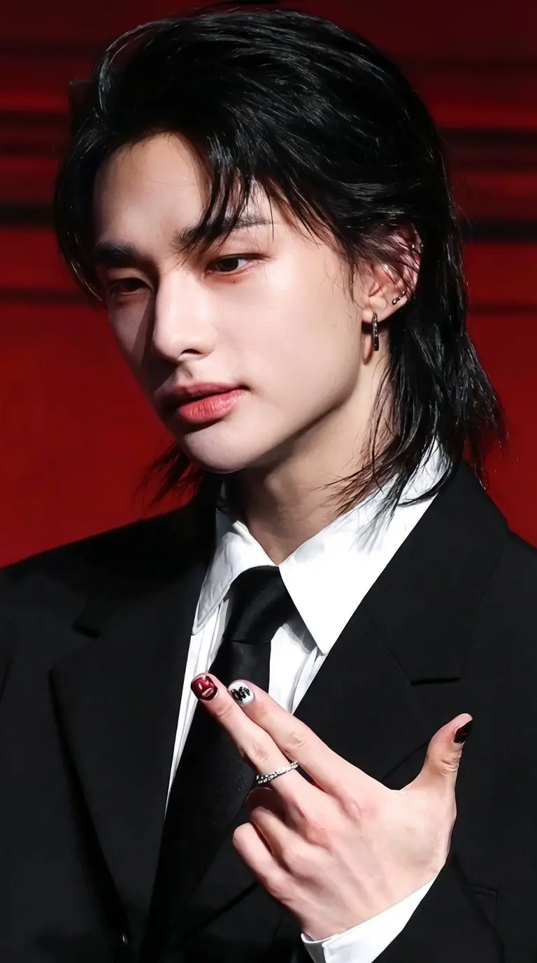 Hwang Hyunjin thumbnail