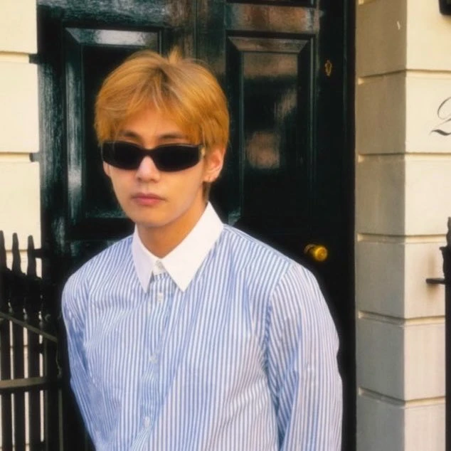 Kim Taehyung thumbnail