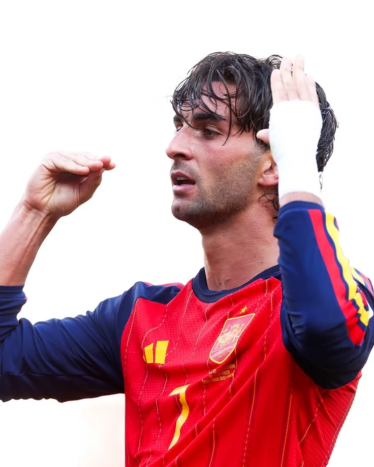 Ferran Torres #15 thumbnail