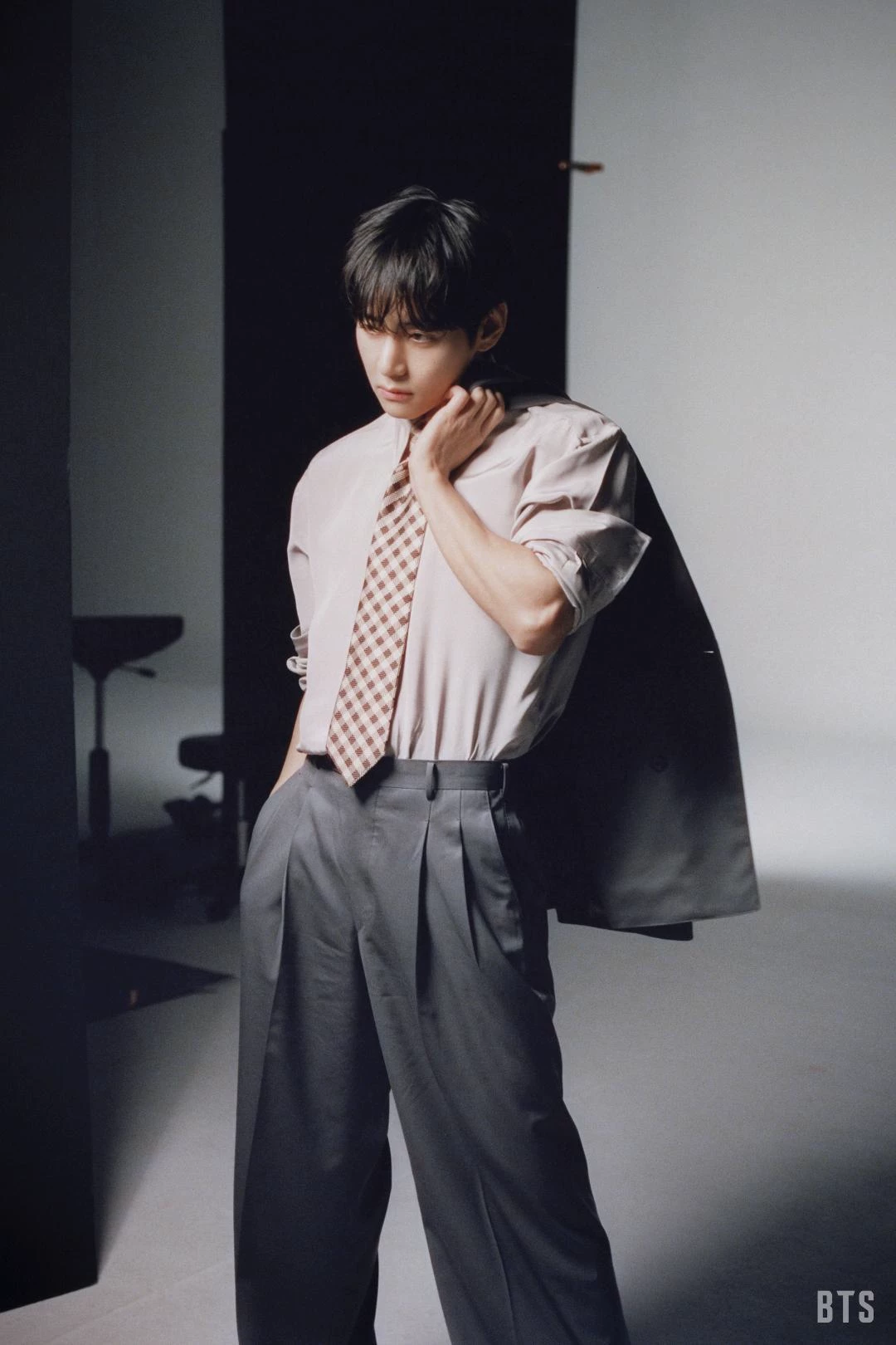 Kim Taehyung  thumbnail