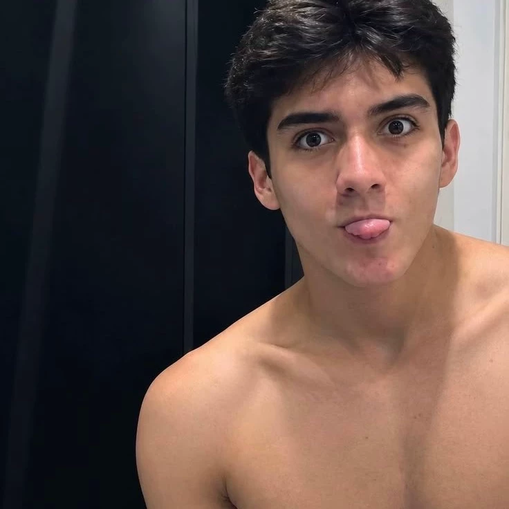 Gilberto Mora thumbnail