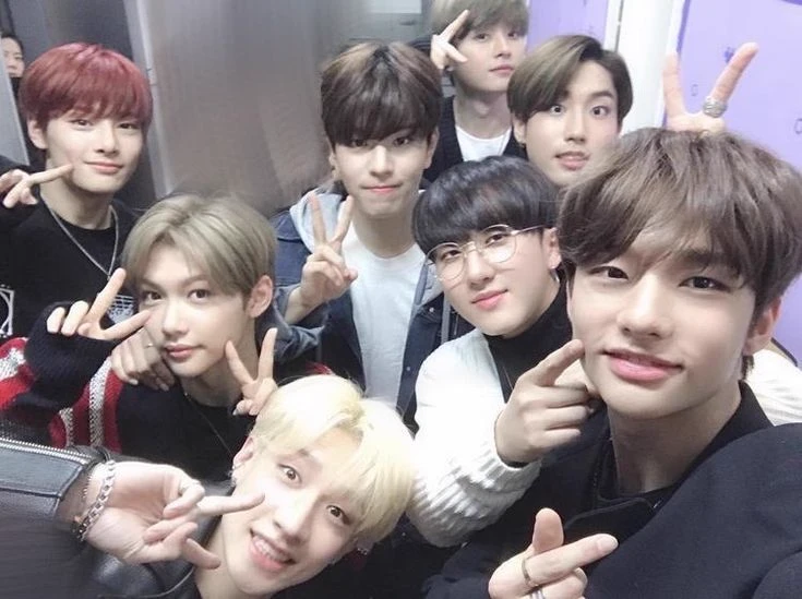 stray kids thumbnail