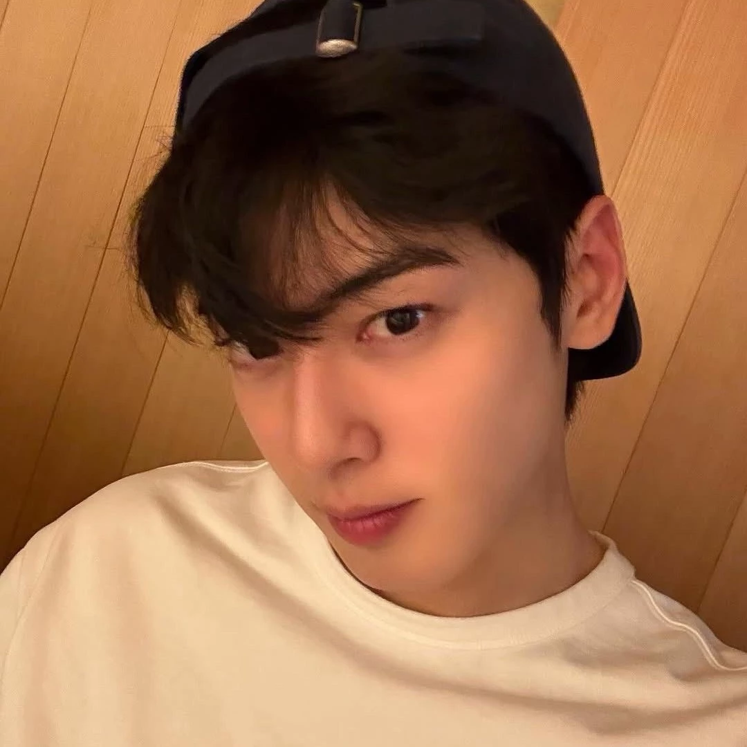 Cha Eun-Woo thumbnail
