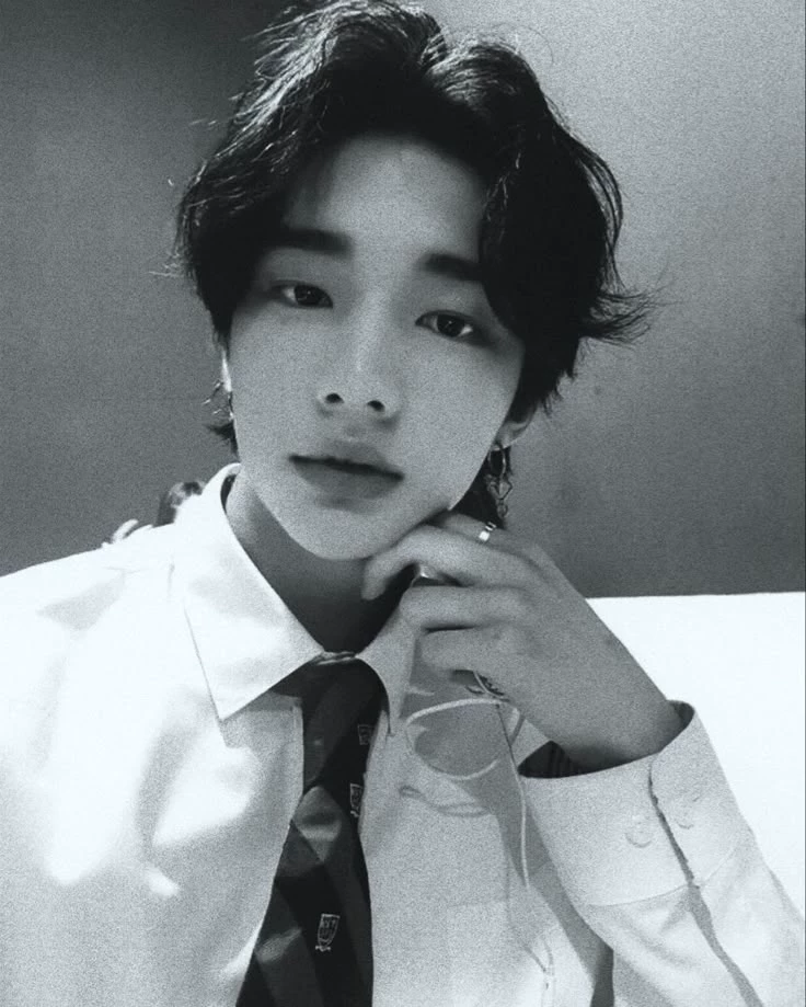 Hwang Hyunjin thumbnail