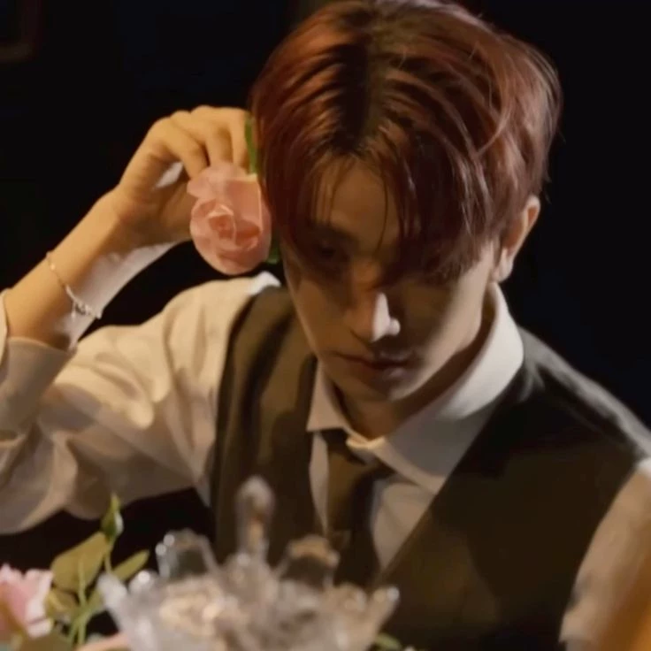 Lee heeseung thumbnail