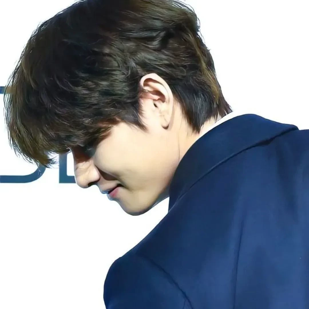 Kim Taehyung thumbnail