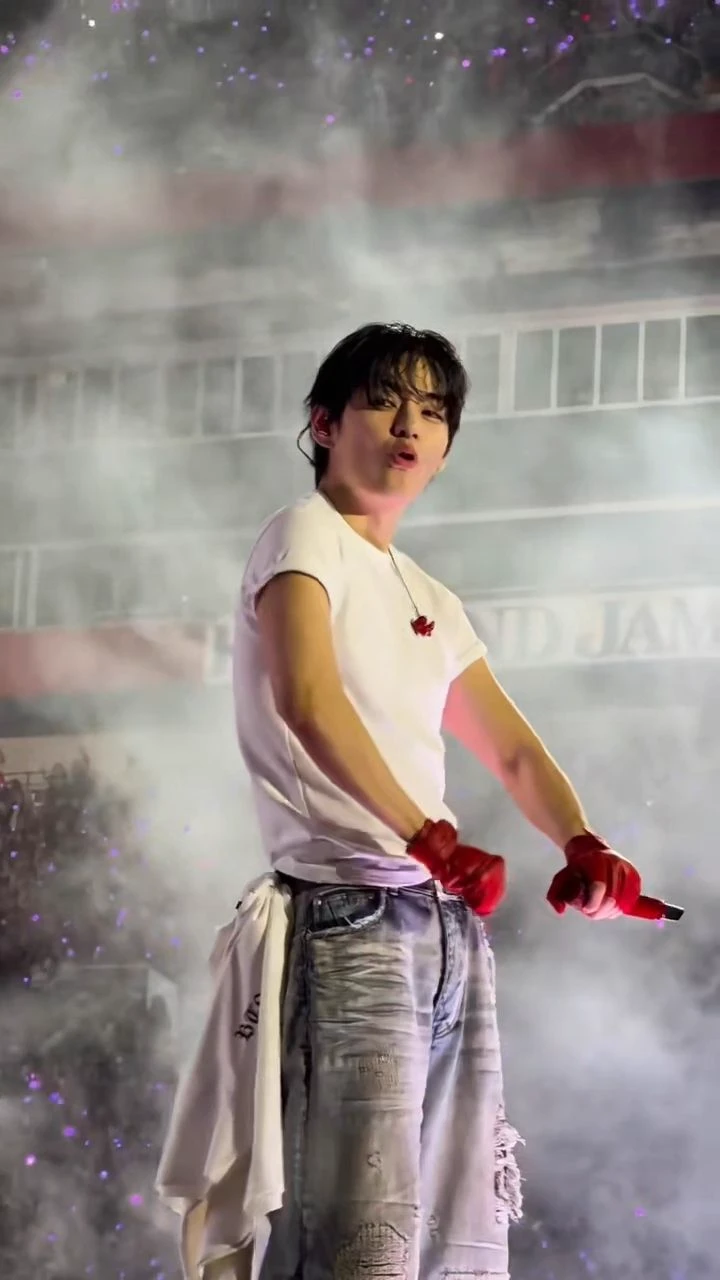 create your own story with KIM TAEHYUNG thumbnail
