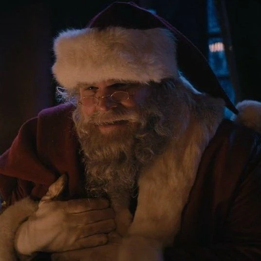 Santa Claus (David Harbour) thumbnail