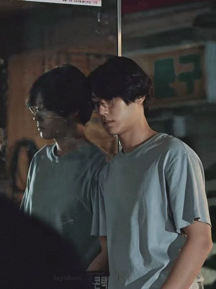 Lee Eun Hyuk thumbnail