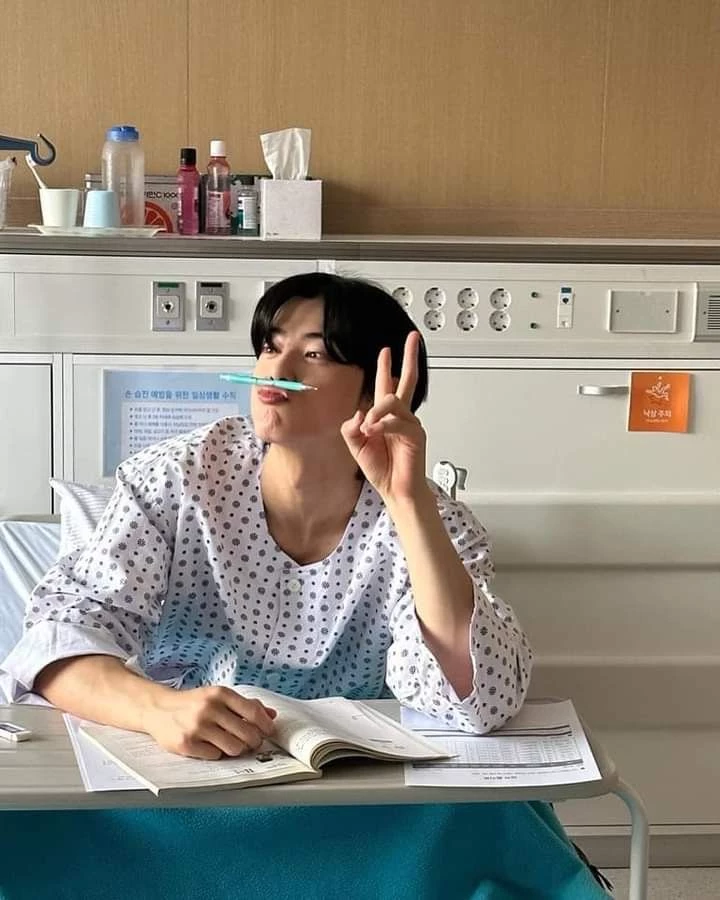 Cha Eun-woo thumbnail