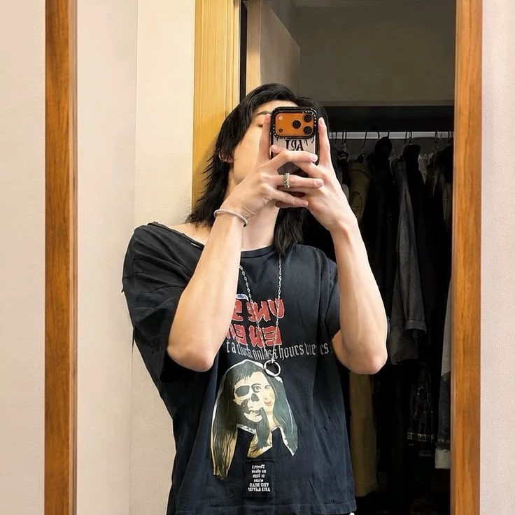 HWANG HYUNJIN thumbnail