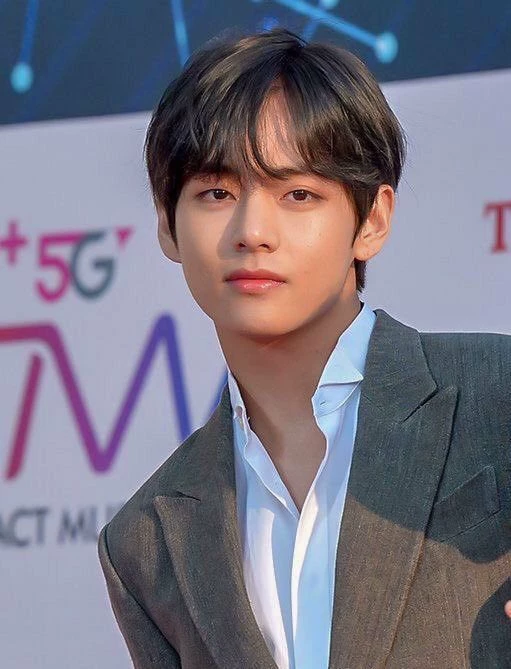 Kim Taehyung thumbnail