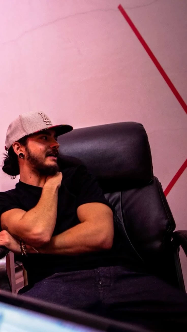 👾🎸Tom Kaulitz🎸👾 thumbnail