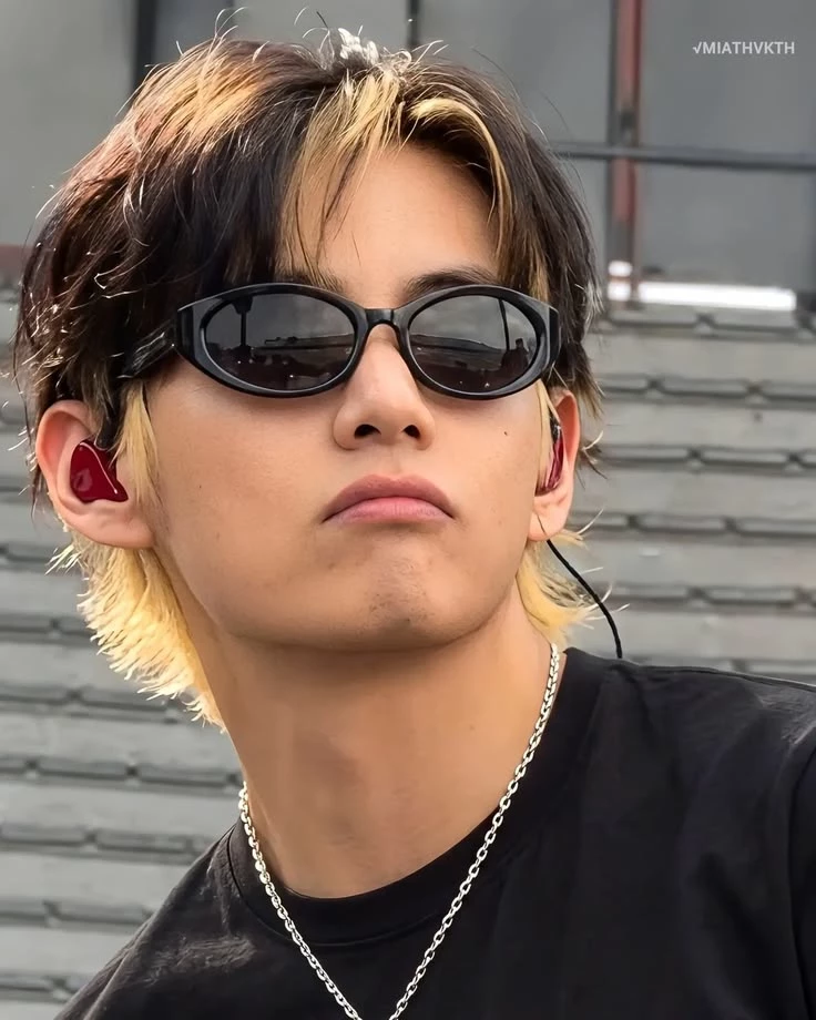 Kim Tae-hyung thumbnail