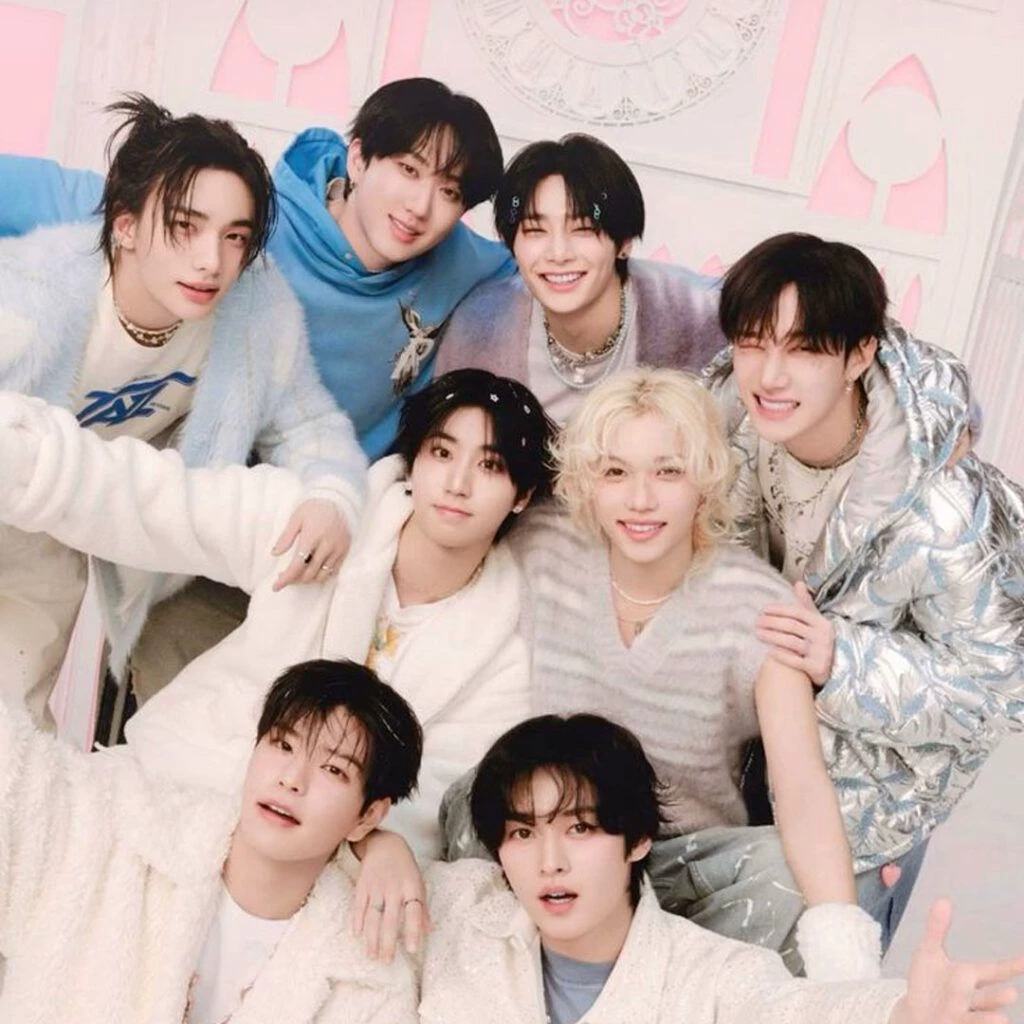 stray kids thumbnail