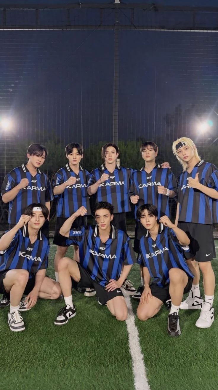 Stray Kids thumbnail