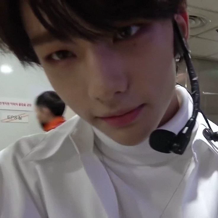 Hyunjin  thumbnail