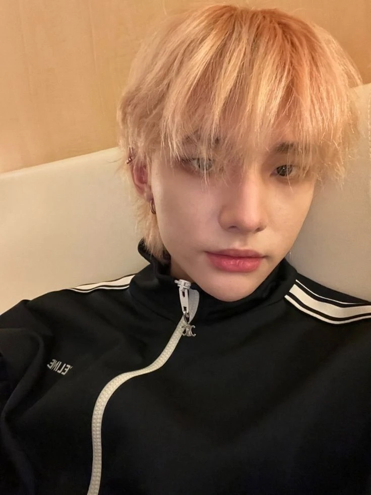 hwang hyunjin thumbnail