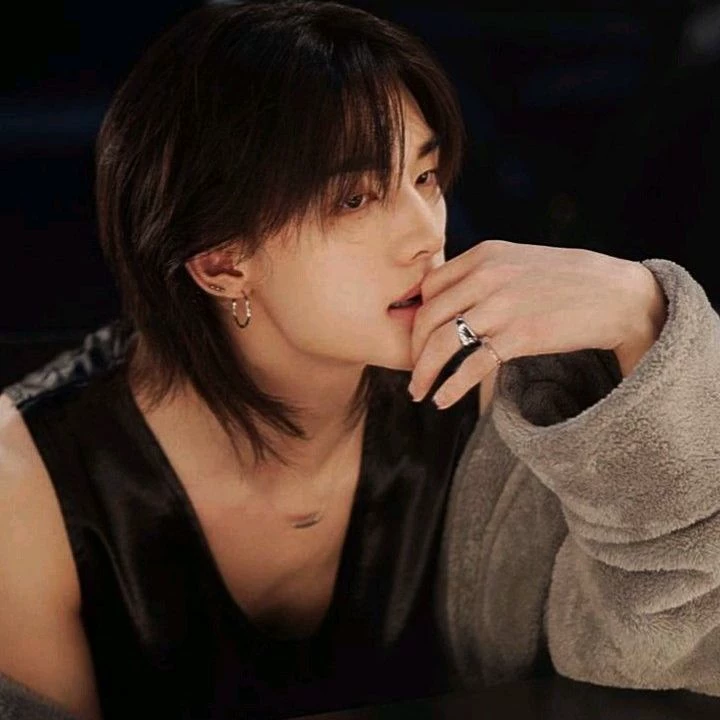 Hyunjin thumbnail
