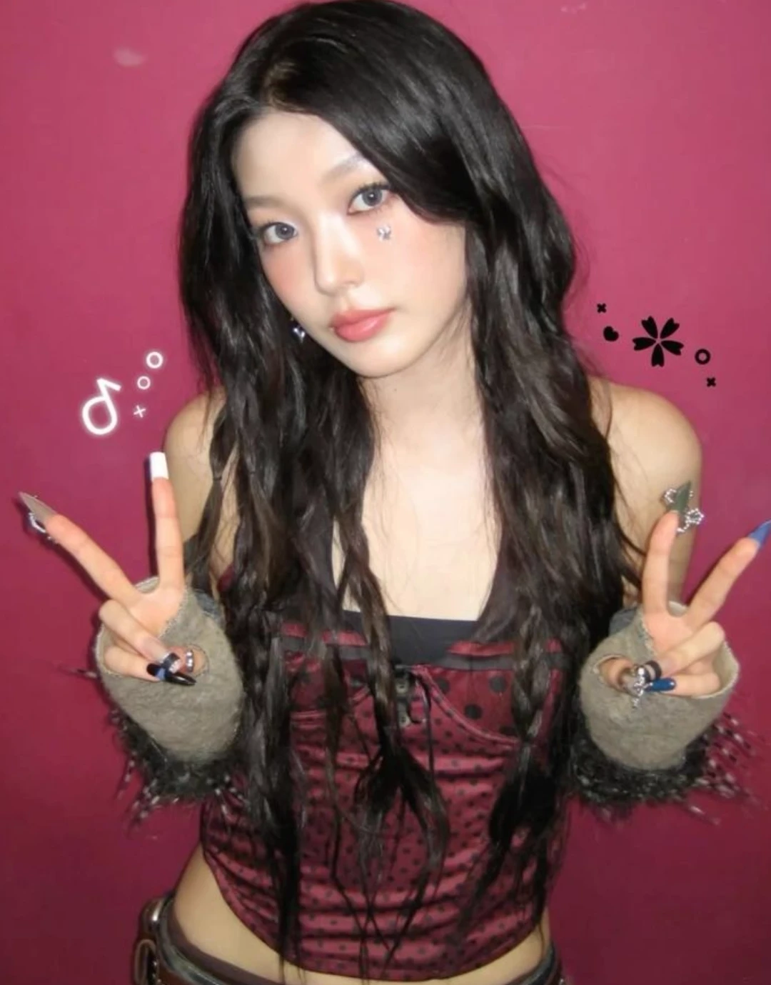 Yoonchae (WLW/GL) thumbnail
