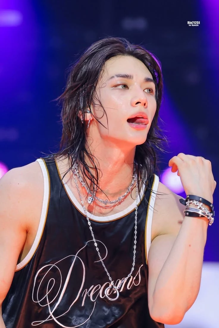 Hwang Hyunjin thumbnail