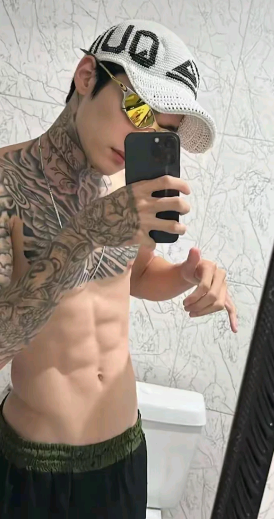 Lee Know thumbnail