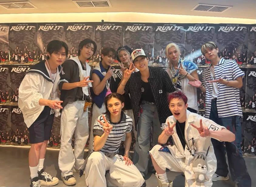 stray kids thumbnail