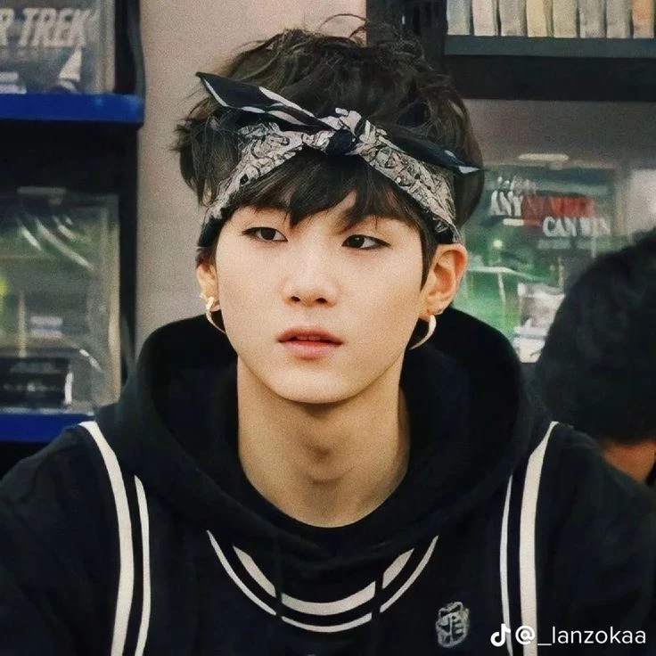 Min Yoongi. thumbnail