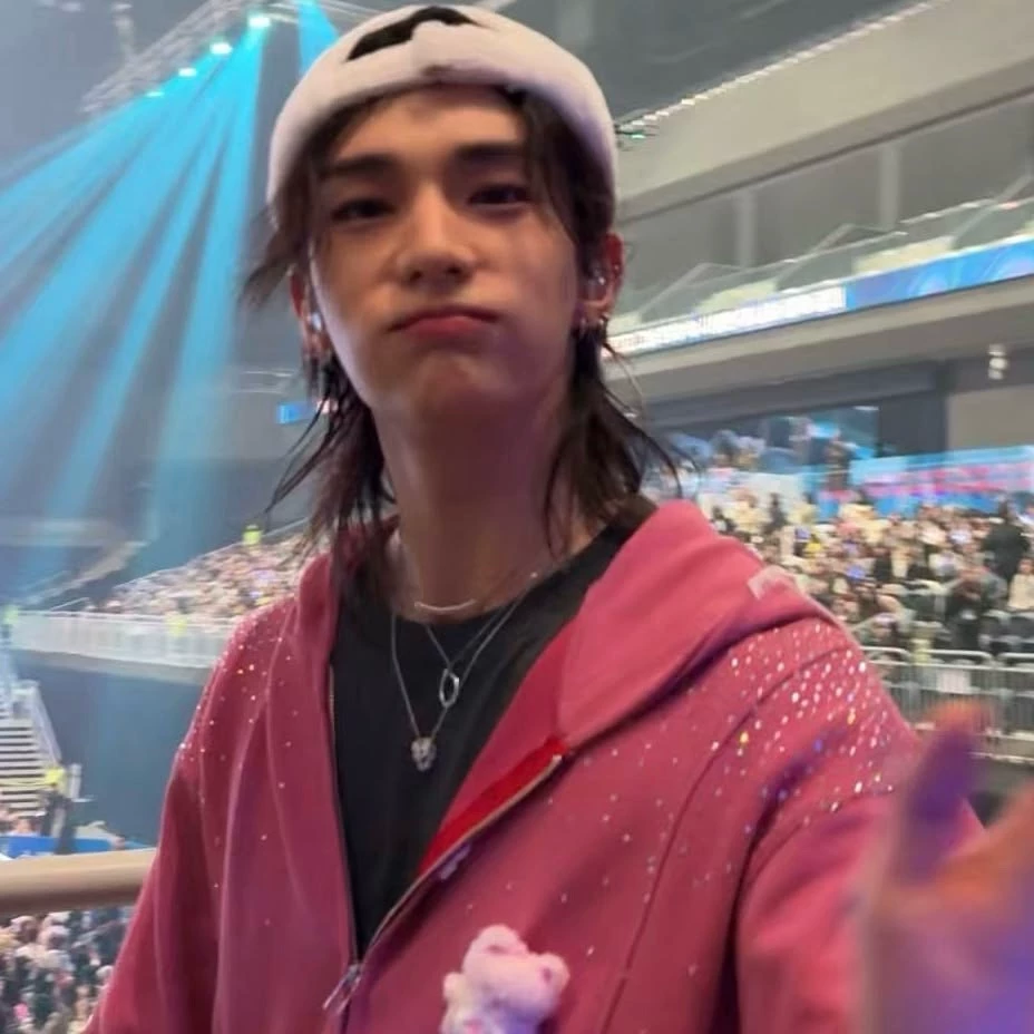 Hwang hyunjin  thumbnail