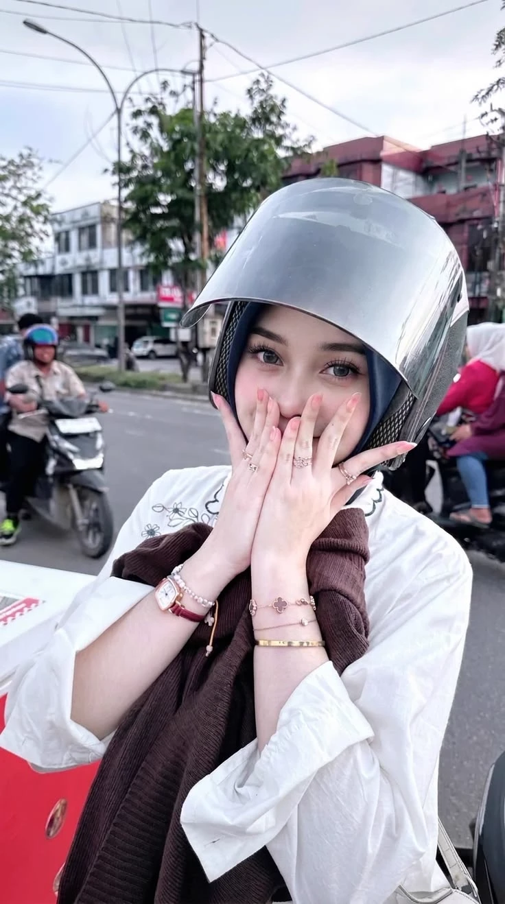 Sari. thumbnail