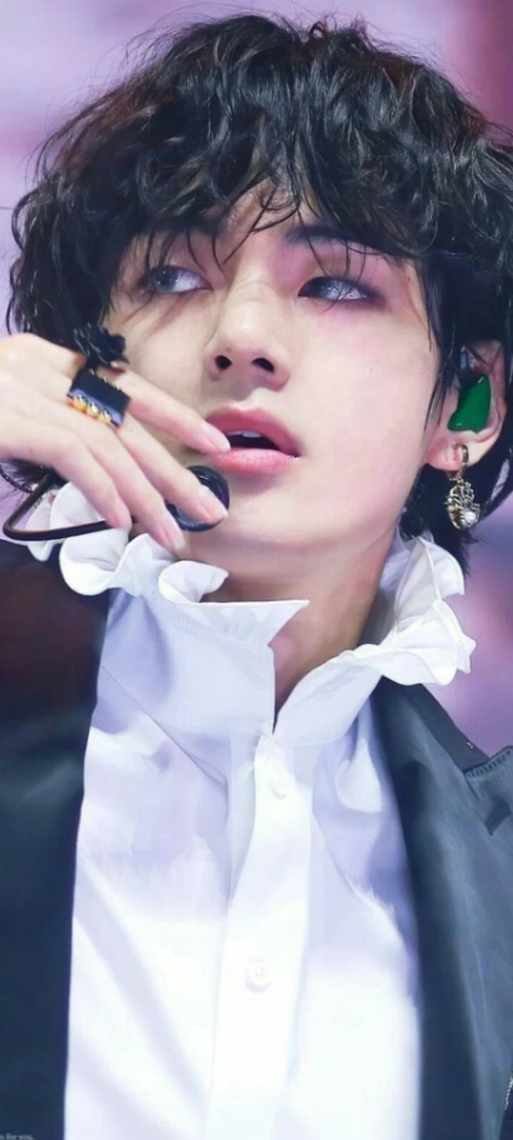 Kim Taehyung. thumbnail